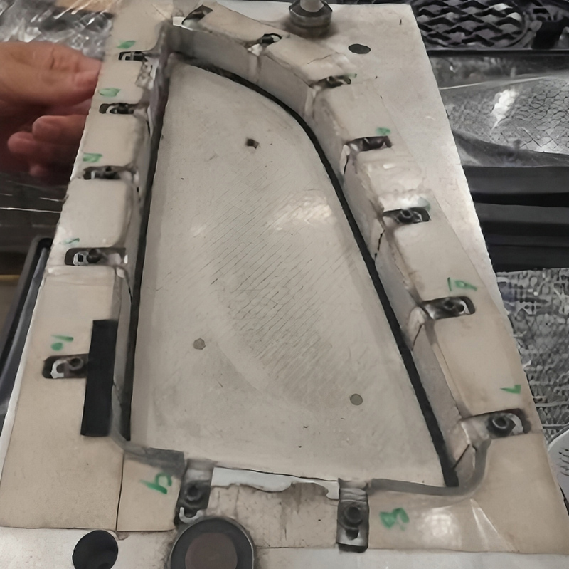 Accesorios de montaje automotriz